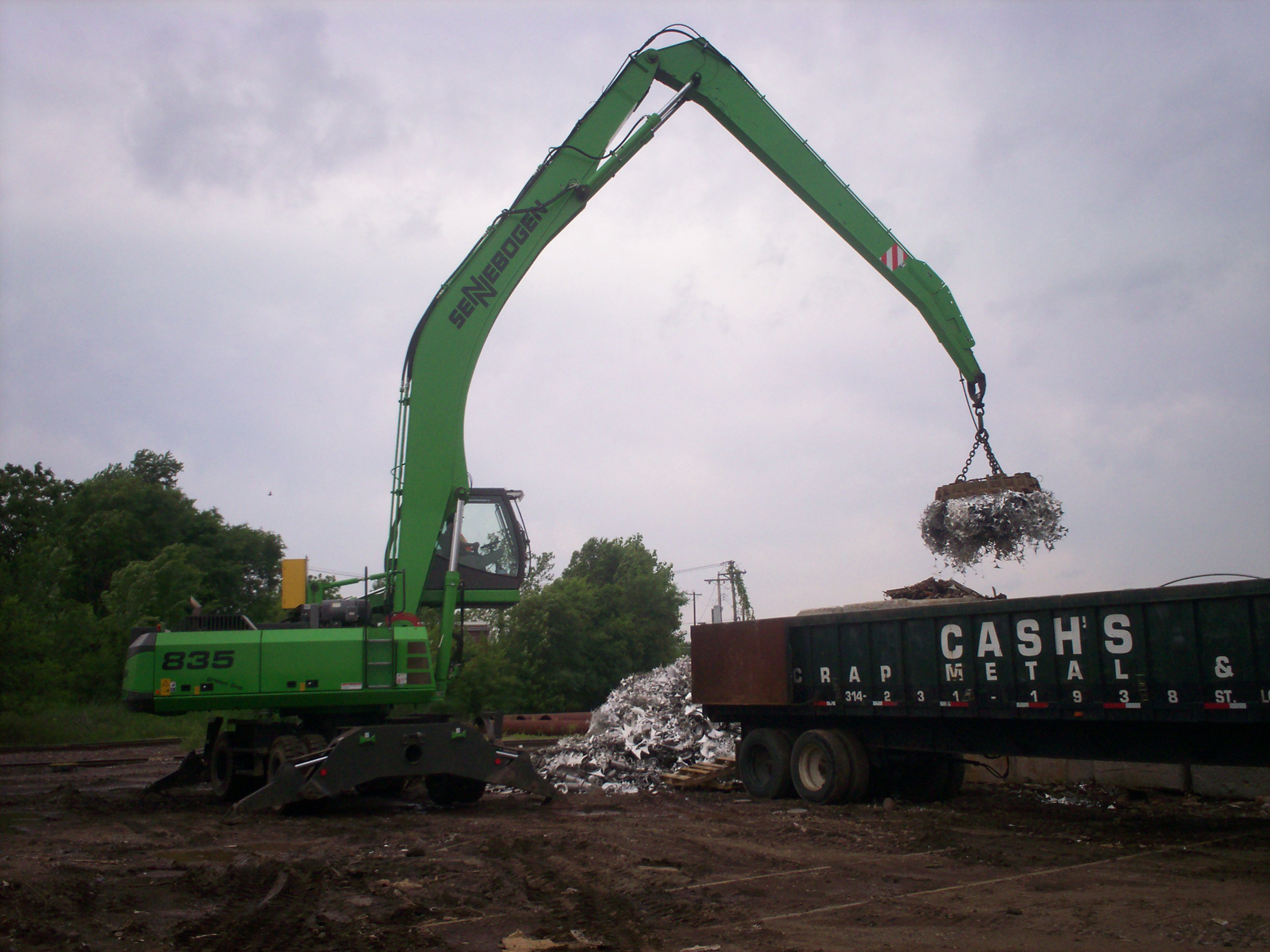 Cash’s Scrap Metal & Iron River Terminal Relies On SENNEBOGEN 835 M To Deal With Highs And Lows On The Mississippi River