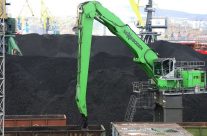 SENNEBOGEN 875 Crawler Portal Keeps Coal Flowing At Historic Arctic Port